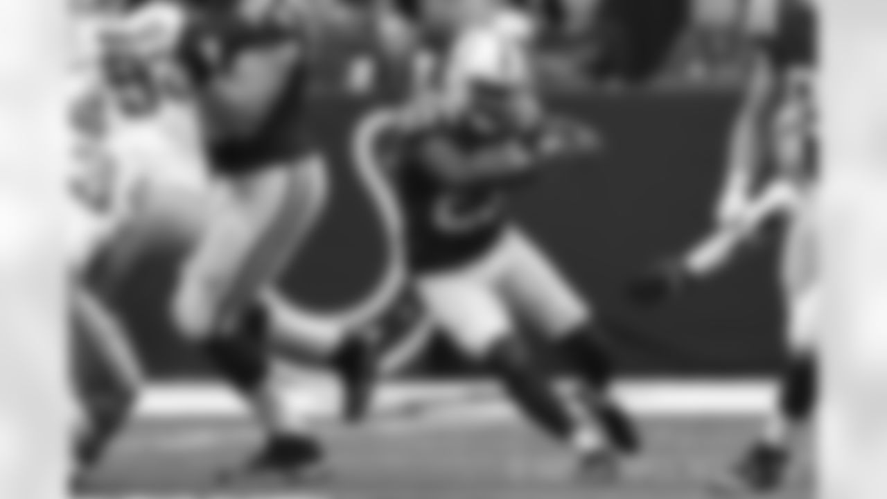 With 20 rushing yards on Sunday, Frank Gore will pass Jim Brown for 9th on the NFL's all-time rushing list. Think about that for a second. Gore is about to pass arguably the greatest running back this game has ever seen. In the past two weeks, Gore has 23 carries for 126 yards. It's the second halves that have led to the abandoning of the run, due to time and score.