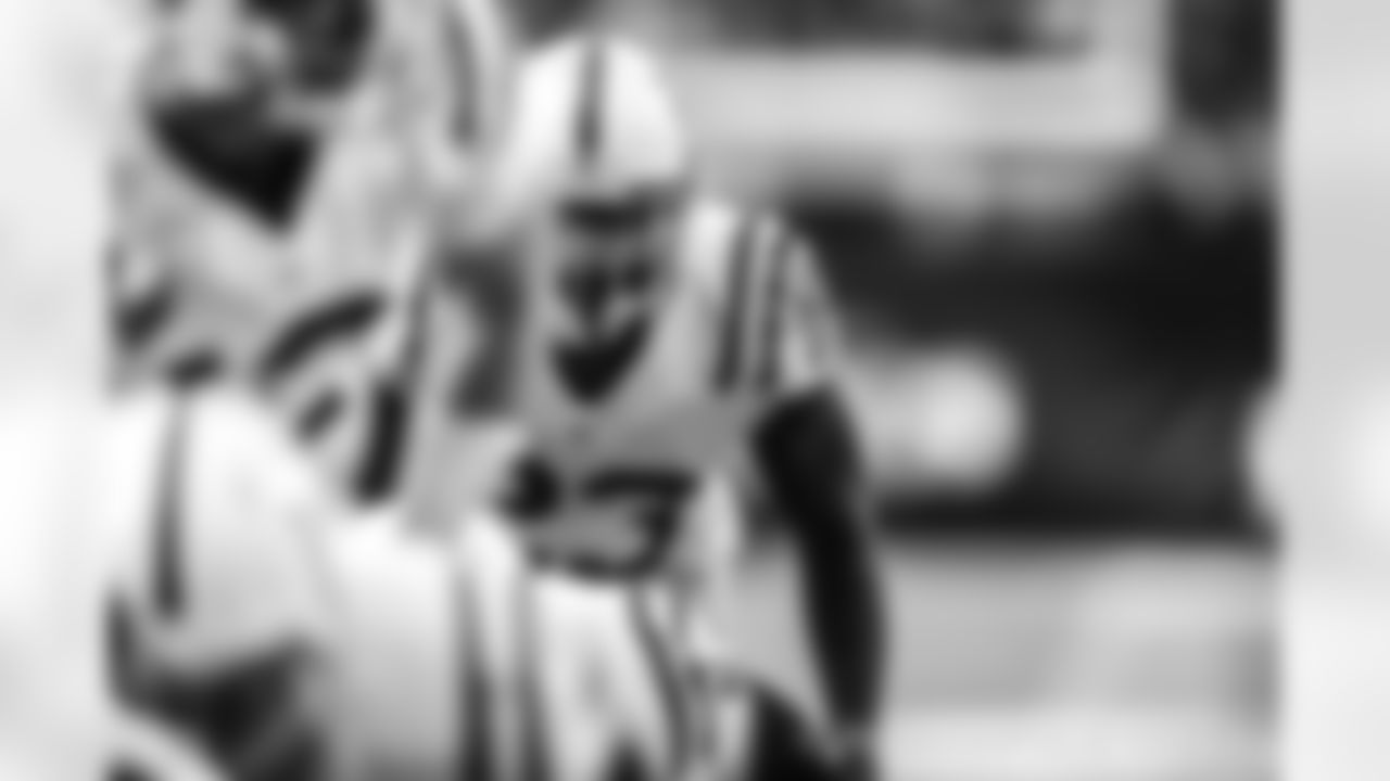 A 161-yard afternoon for the Colts last week gave the offense some tremendous balance. Frank Gore's 101-yard day himself has him in line to reach the 1,000-yard mark. Gore needs 109 yards the last two weeks to become the first 1,000-yard rusher for the Colts since Joseph Addai in 2007.