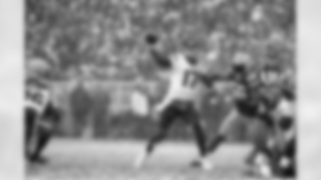 Brock Osweiler's struggles have led to the Texans dropping three straight and ranking just 29th in points scored this season. When these teams first met in Week Six, Osweiler was 7-of-17 in the first half before going 18-of-22 the rest of the way in the Texans comeback victory. Simply put, the Colts have to make Osweiler beat them on Sunday.