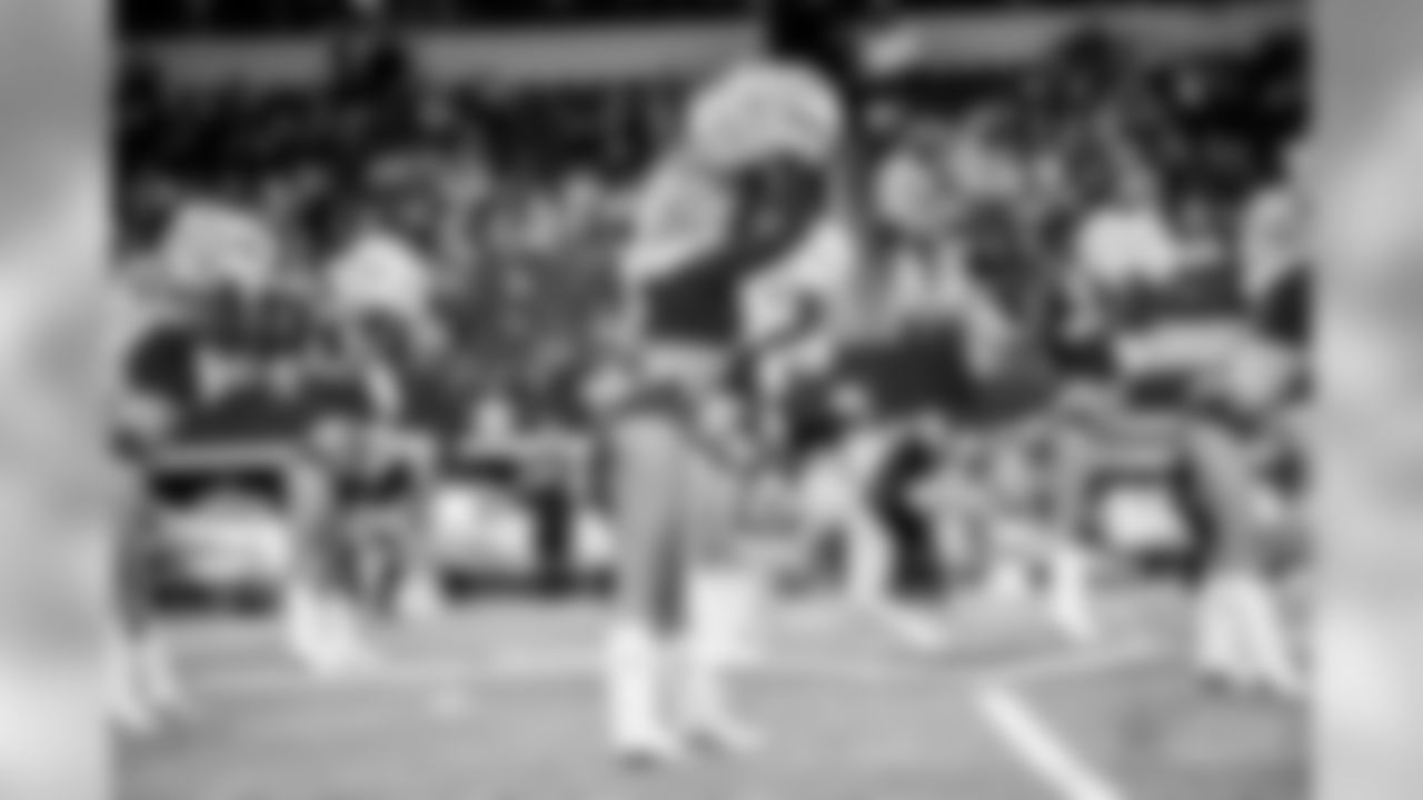 20171224_dal_cheers_selects_jj65395.jpg