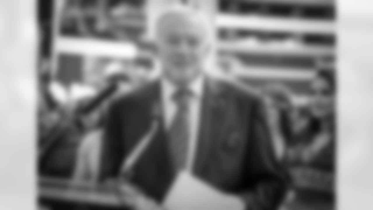 20160718_dal_jerry_jones52.jpg