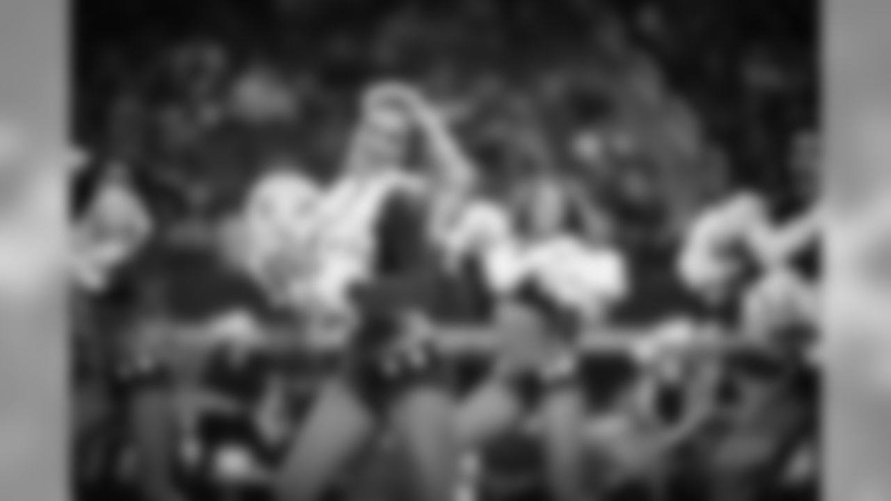 20161218_dal_cheer_all_jj17293.jpg