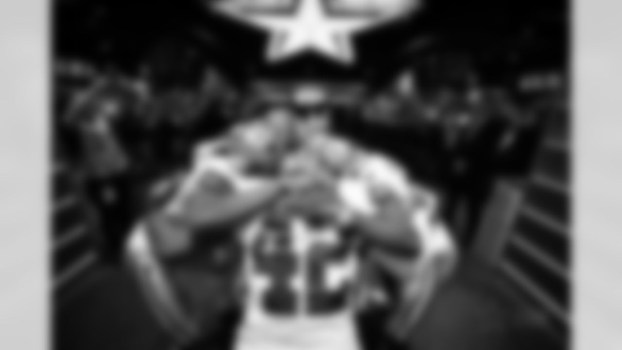 20160925_dal_vs_chi_db_huddle_selects_jj1160.jpg