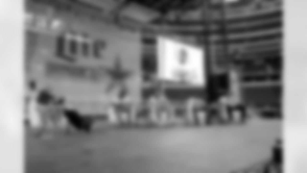 20160429_dal_draft_day_13.jpg
