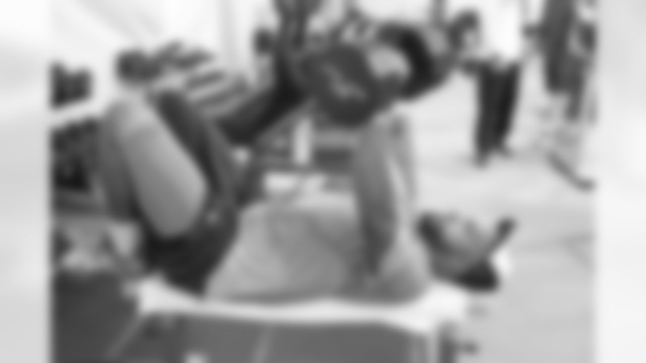 temp20140809_DAL_James_Hanna01.jpg