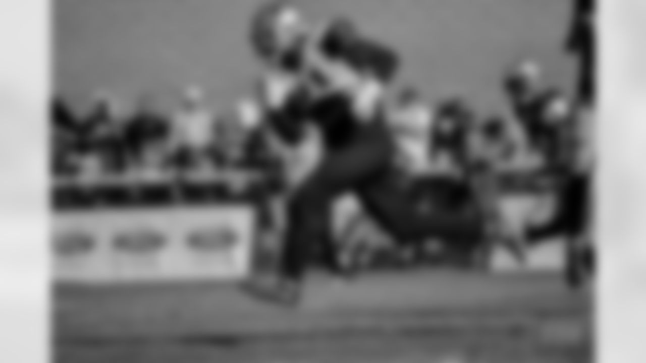 20170815_dal_ezekiel_elliott_selects_jj30911.jpg
