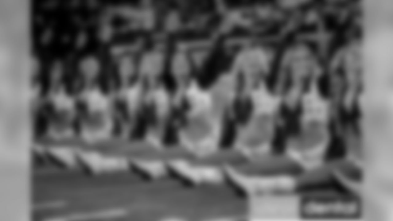 20171130_cheers_selects_jj61679.jpg