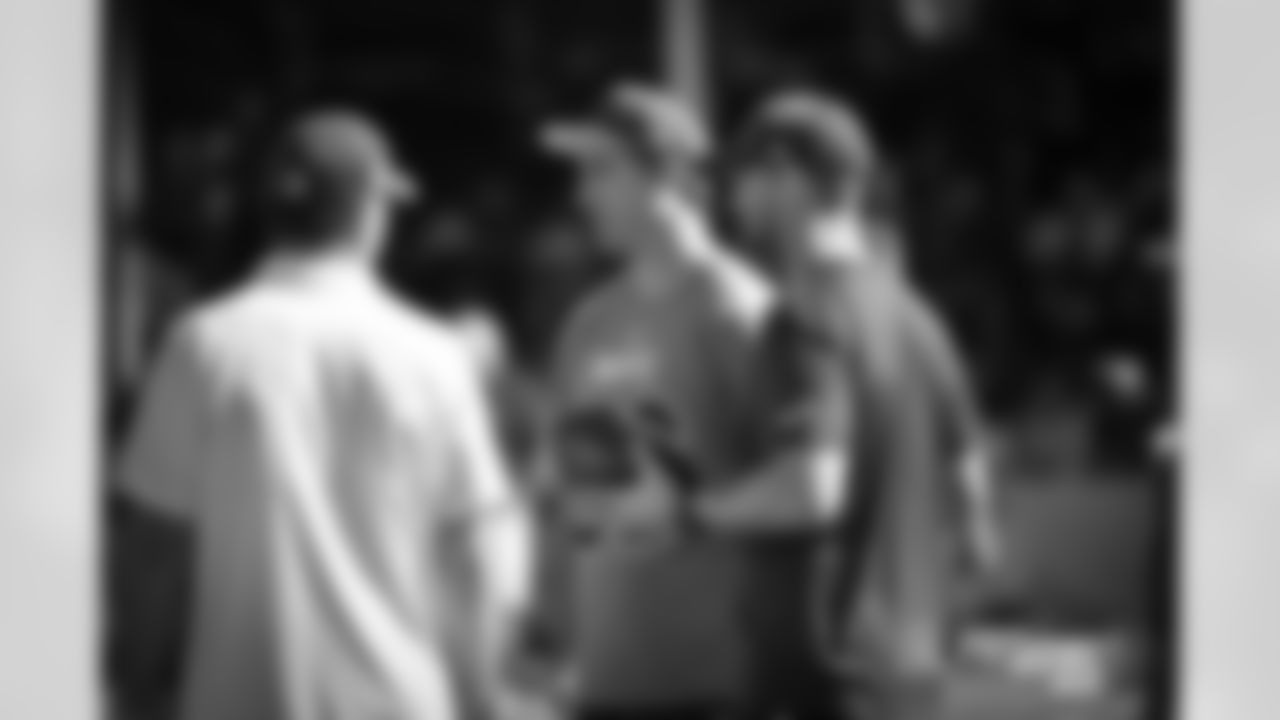 20170126_probowl_sean_lee_selects_jj28610.jpg