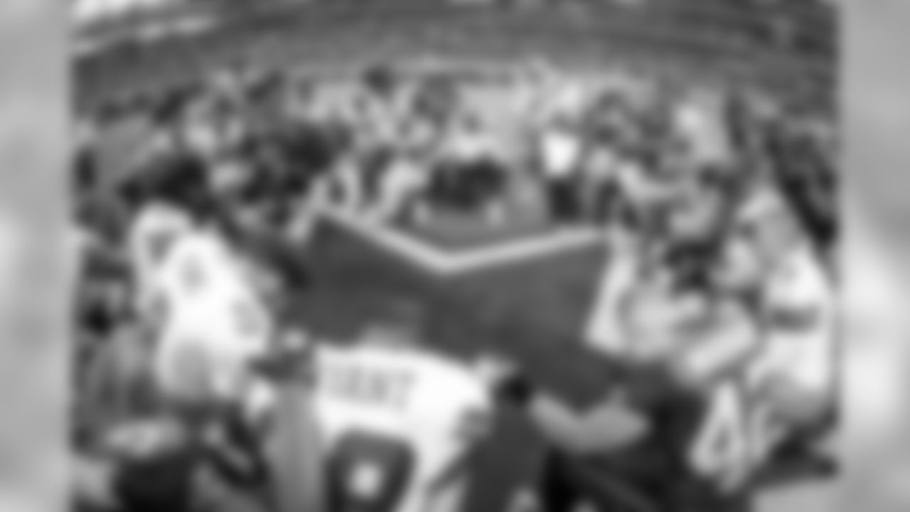 ap_111106050482.jpg