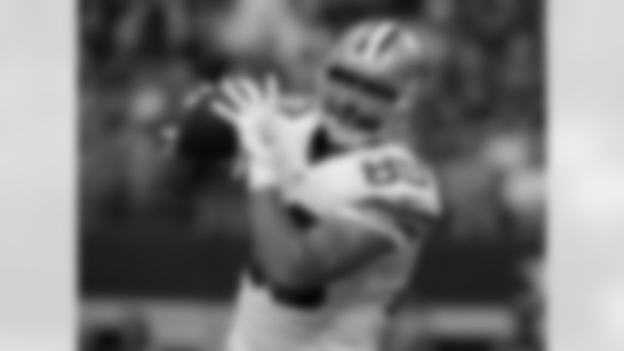 Dallas Cowboys tight end Gavin Escobar (89) grabs a pass and heads for the end zone to score against the New York Giants during the first half of an NFL football game, Sunday, Oct., 19, 2014, in Arlington, Texas. (AP Photo/LM Otero)
