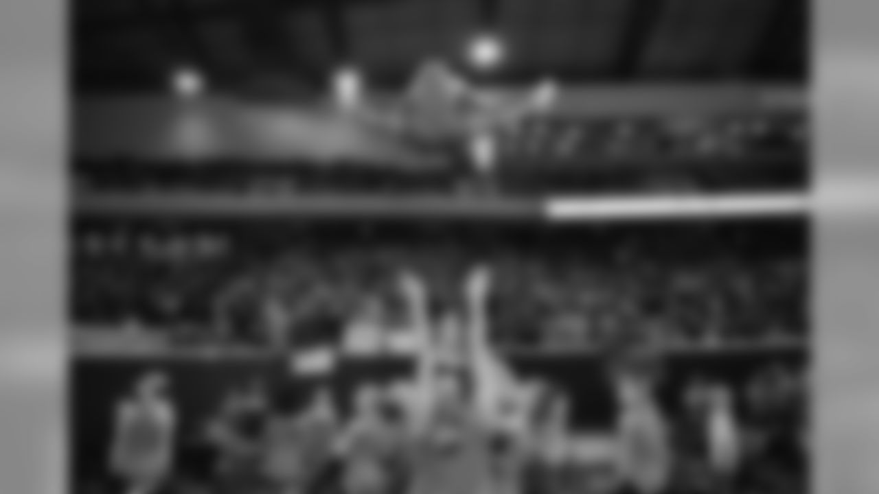 the_star_kickoff_jj1044.jpg