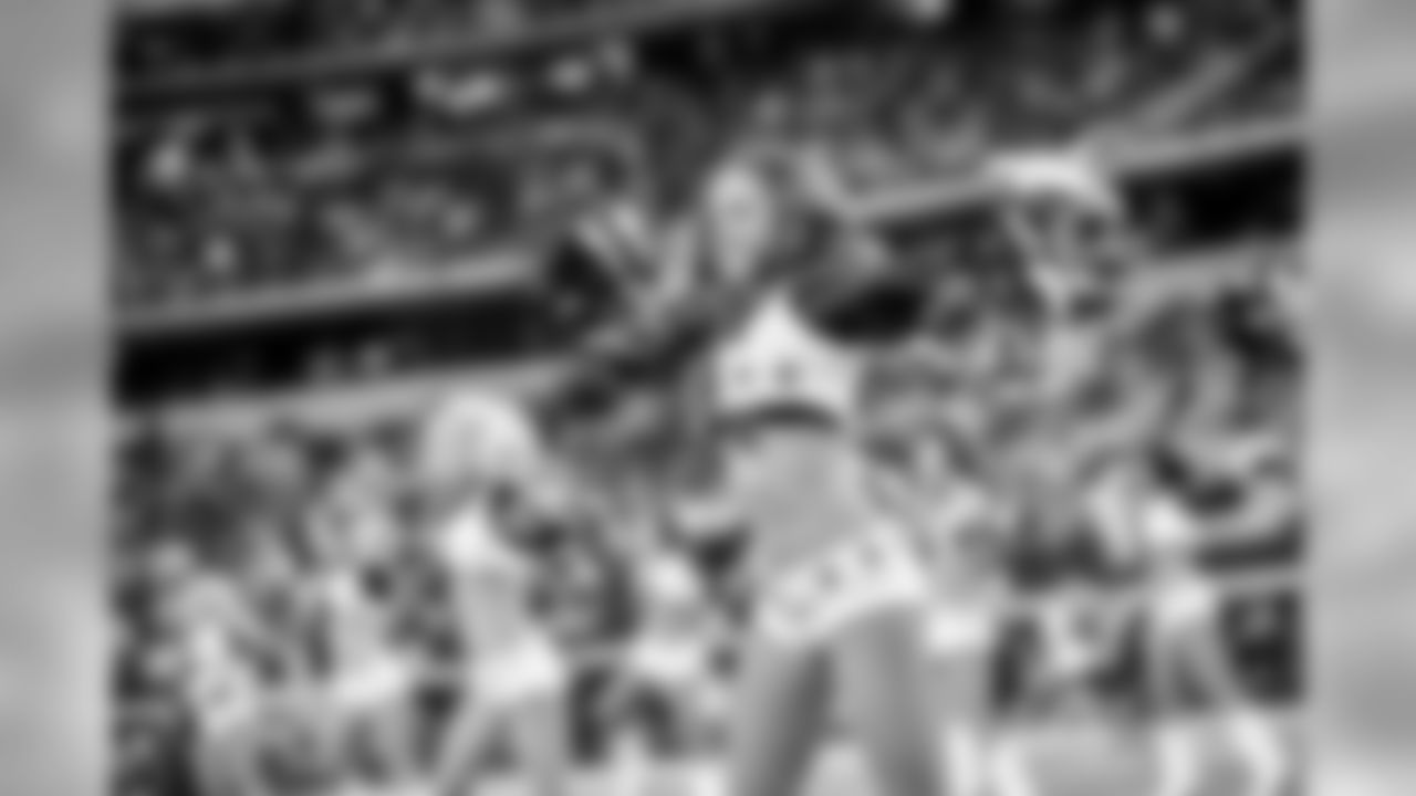 20171224_dal_cheers_selects_jj65369.jpg