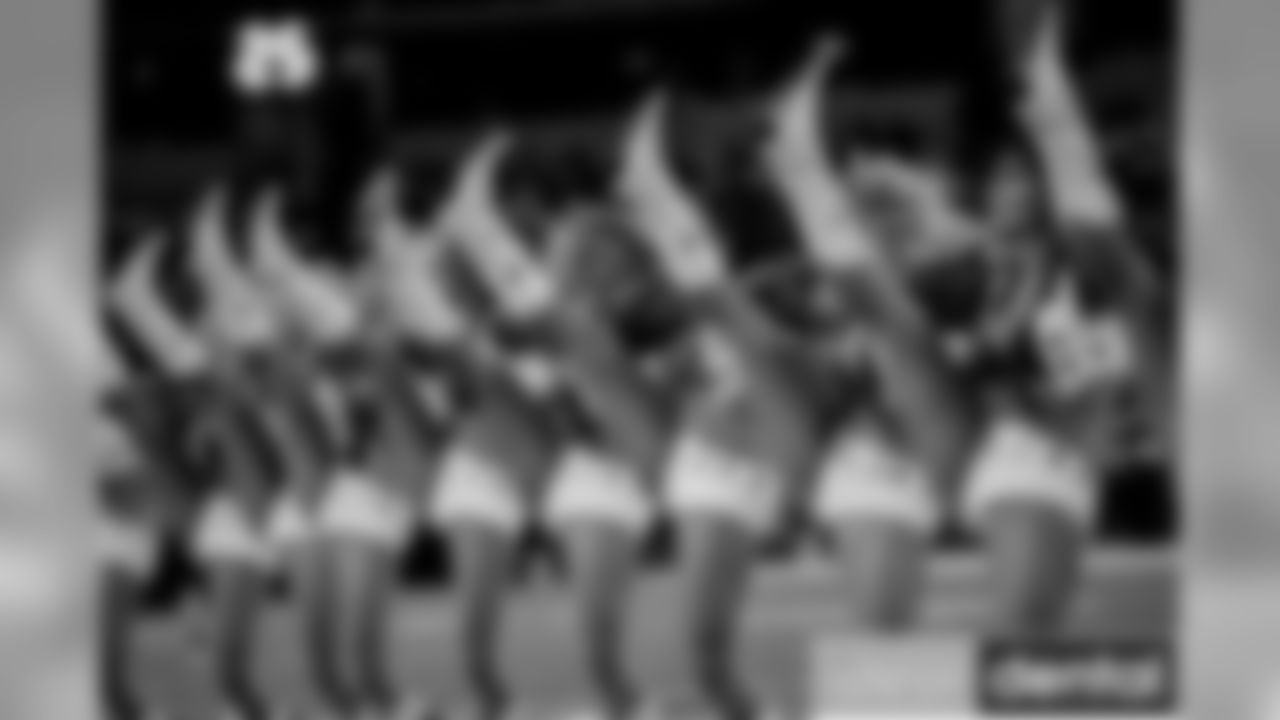 20171130_cheers_selects_jj61677.jpg