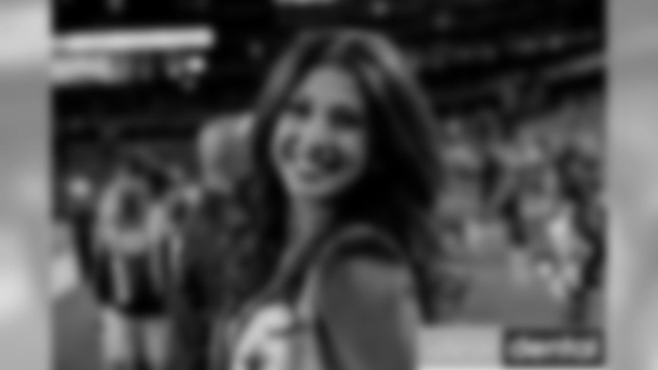 20171130_cheers_selects_jj61685.jpg