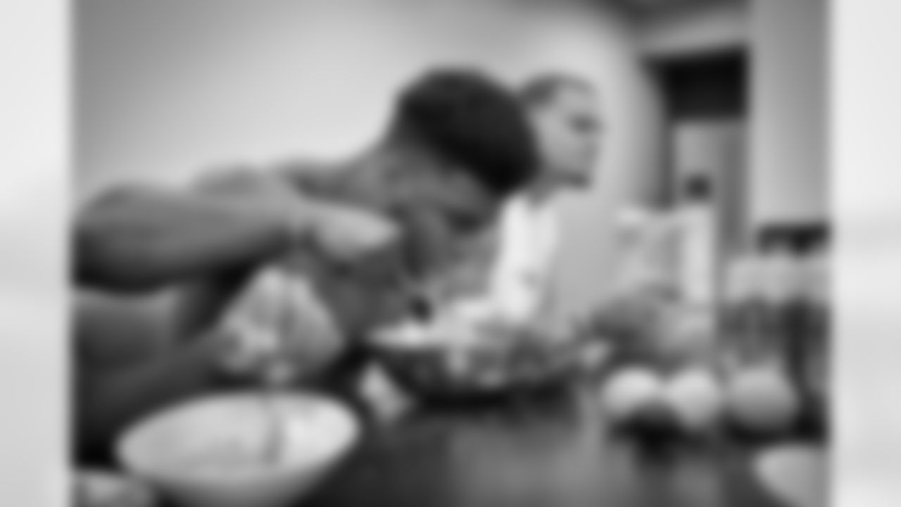 20161118_beasleys_hotsauce_all_jj3317.jpg