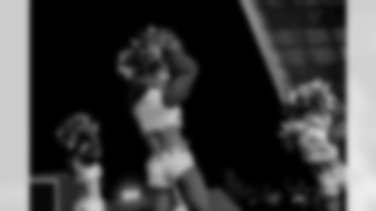 20171130_cheers_selects_jj61659-2.jpg