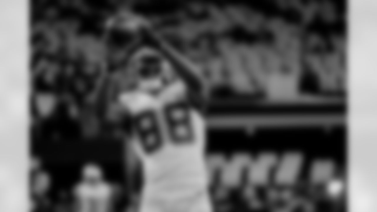 20171130_dez_bryant_selects_jj61618.jpg
