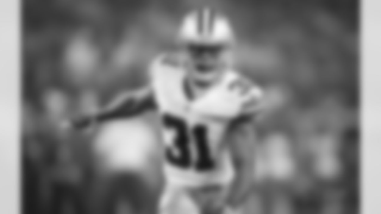 20160925_dal_byron_jones01.jpg