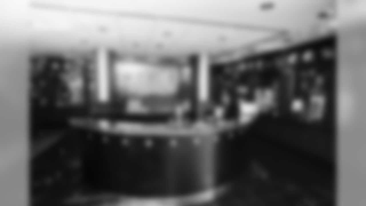 dcweekl-r1-034-15a.jpg