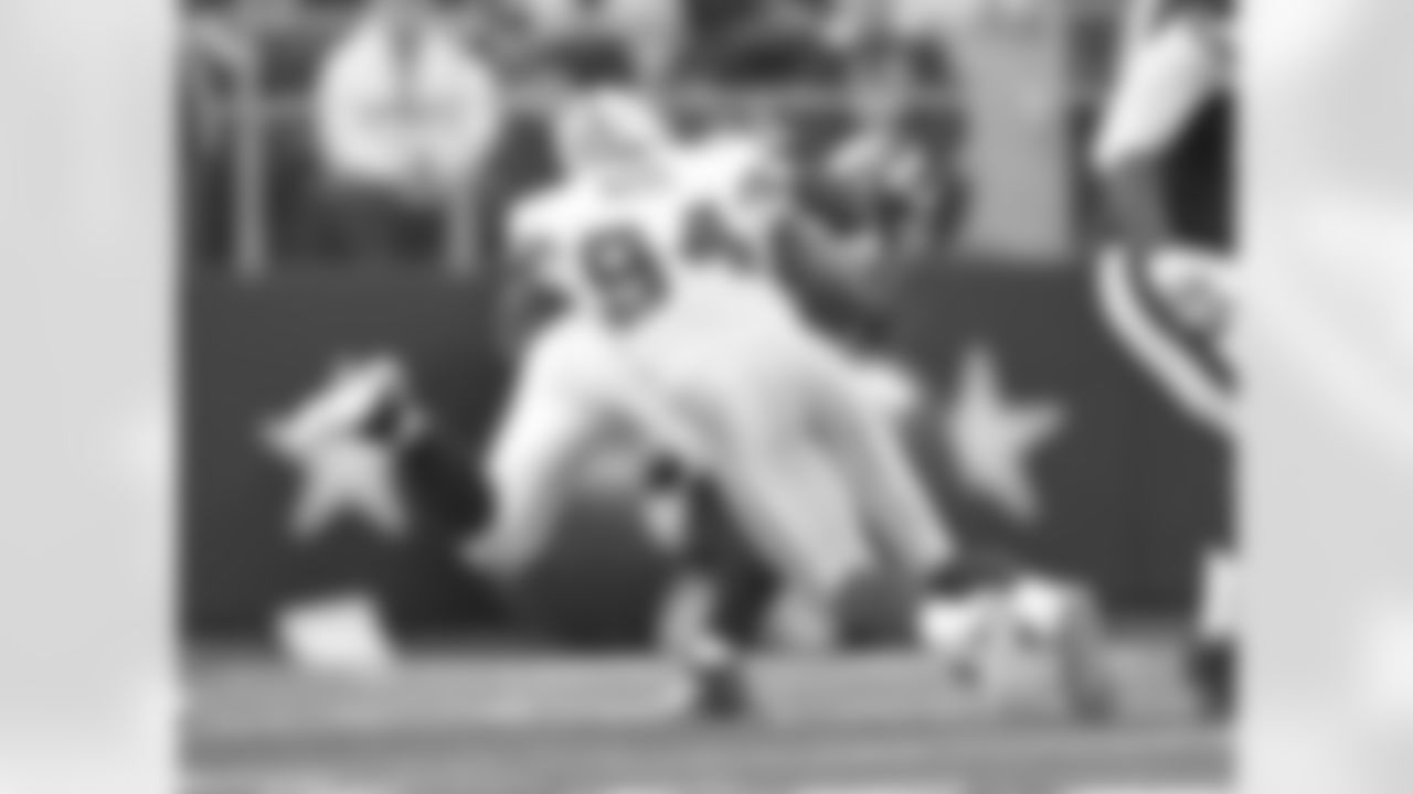 2010 - Against Washington, Ware led the team with a pair of sacks, topping 10.0 sacks for the season for the fifth straight season.