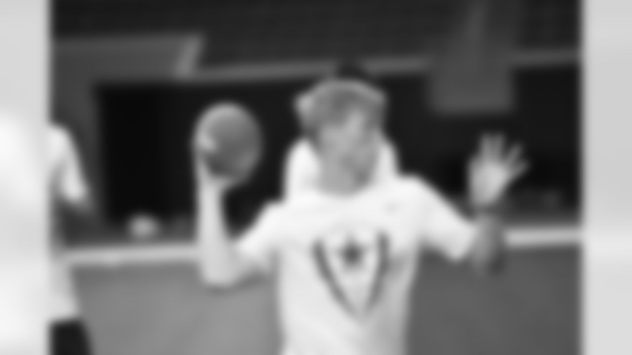 20170422_qb_wr_challenge_jj08681.jpg