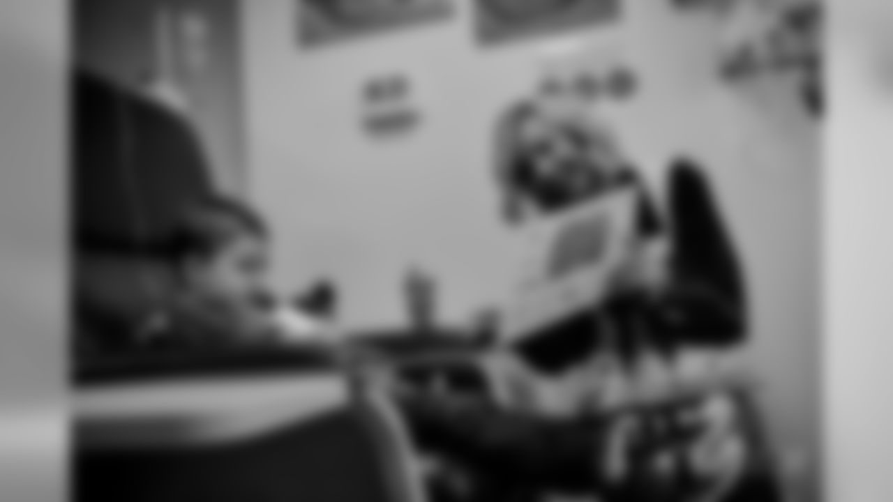 20171204_scottish_rite_hospital_visit_selects_jj62085.jpg