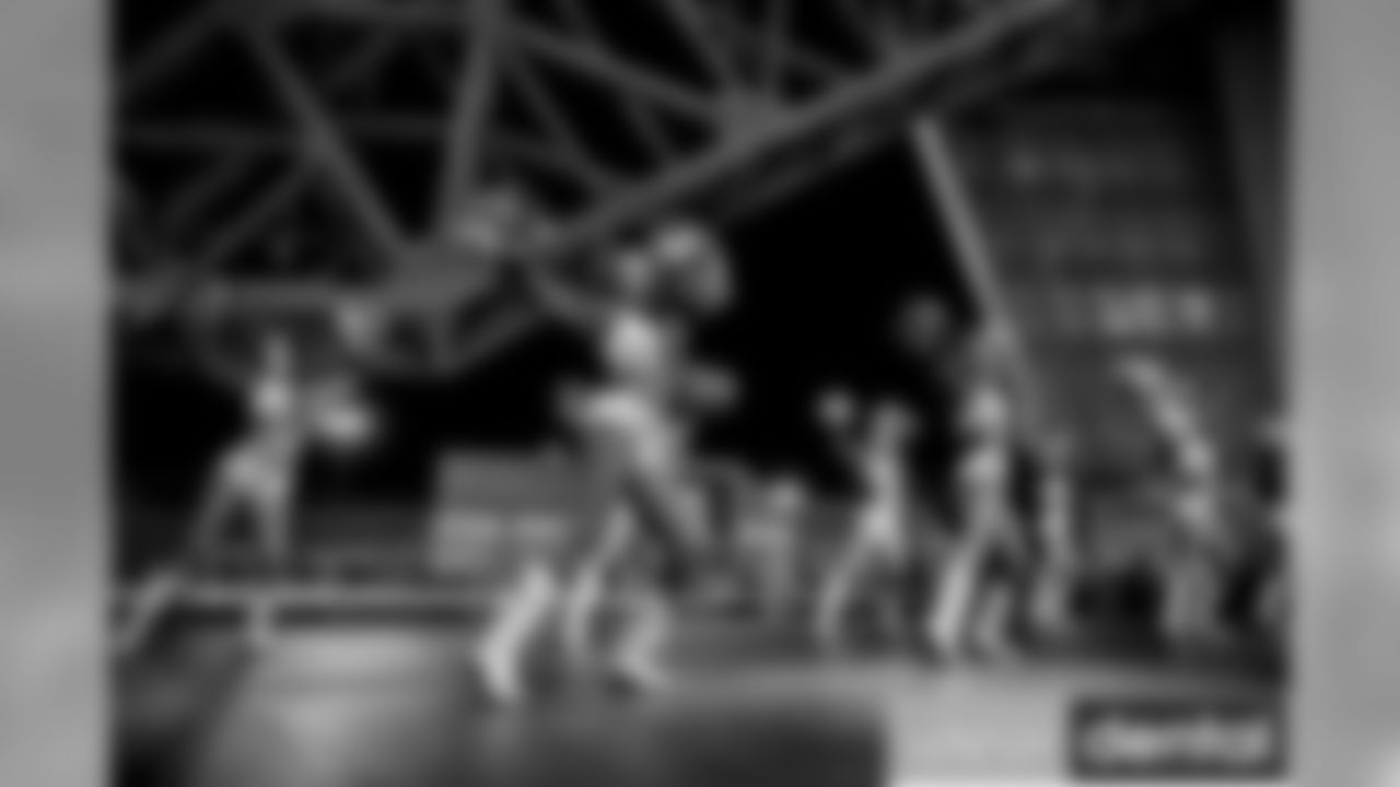 20171130_cheers_selects_jj61656.jpg