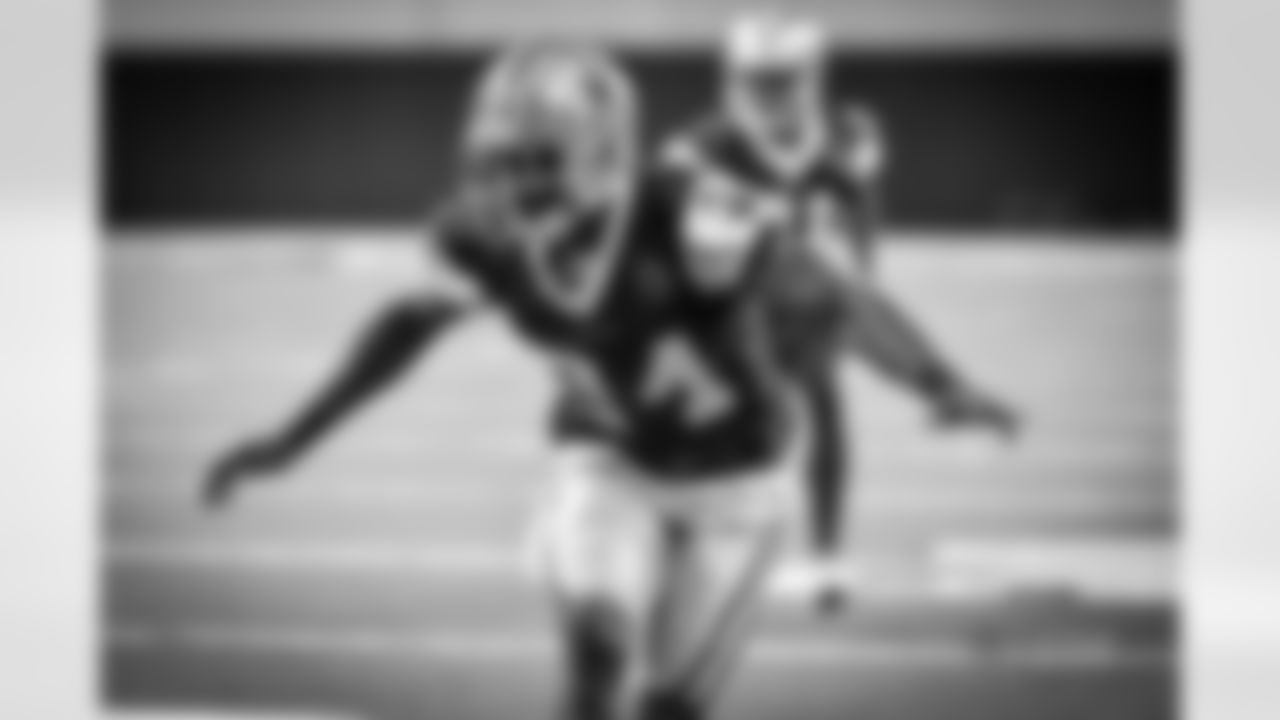 20160921_practice_mo_claibourne_selects_jj0472.jpg
