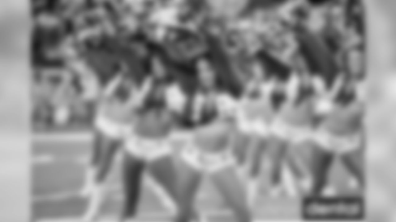 20171130_cheers_selects_jj61661.jpg