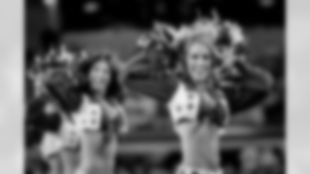 20171119_dal_cheer_selects_jj57365.jpg