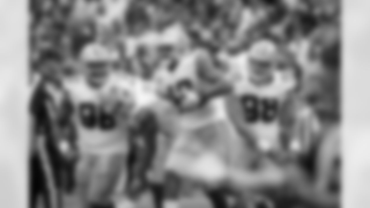 42_barry_church_int_celebration_02.jpg