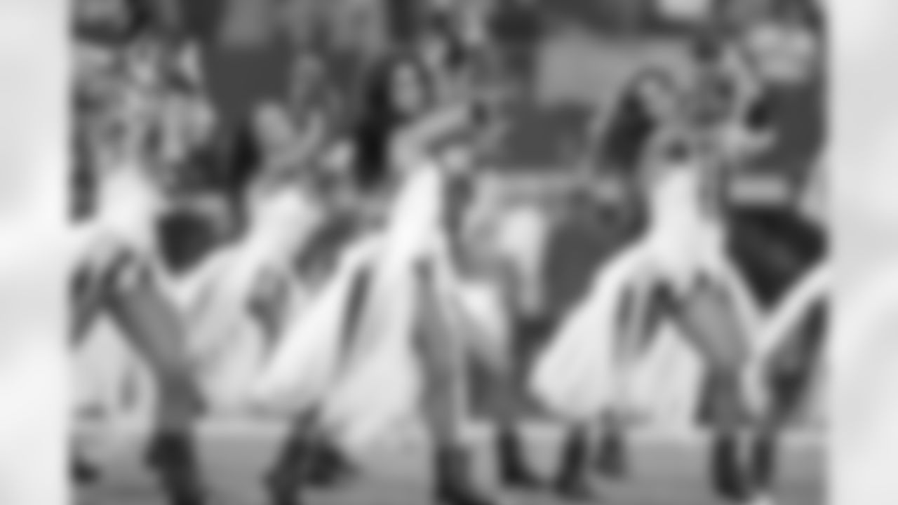 20141027_dal_cheers_halloween105.jpg