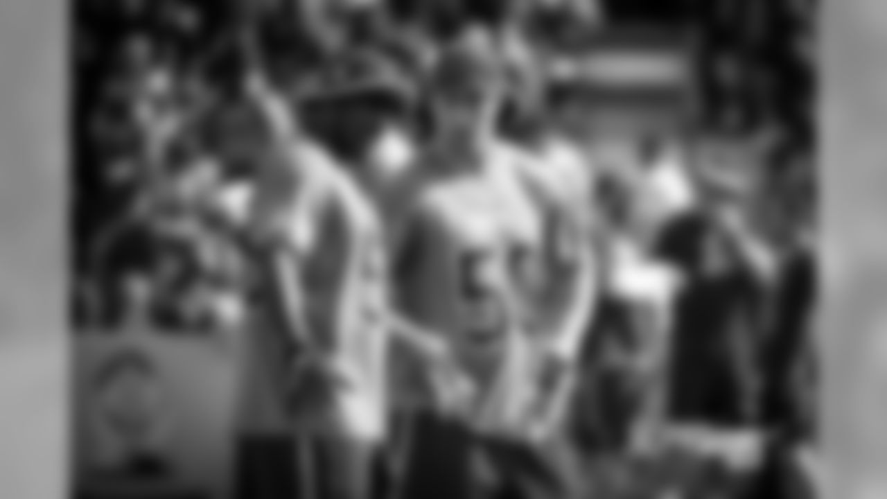 20170127_probowl_sean_lee_selects_jj29148.jpg