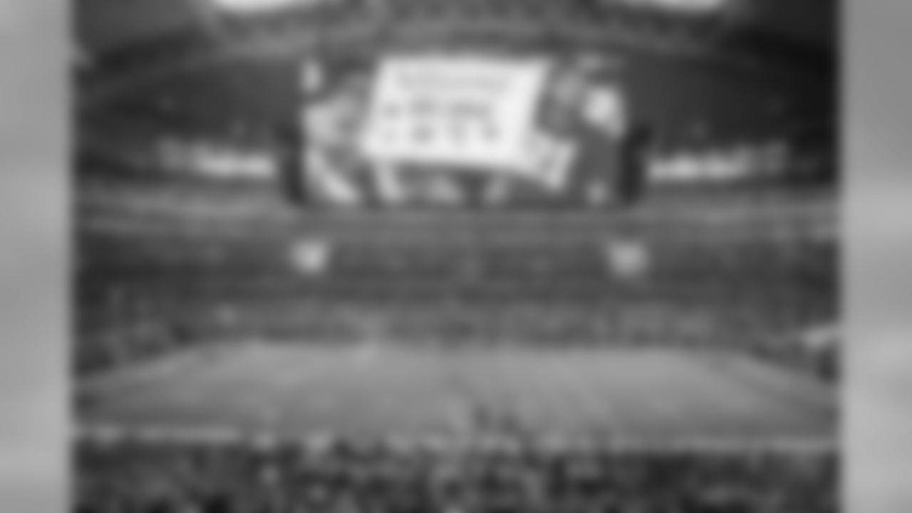 20171105_dal_tony_romo_tribute46.jpg