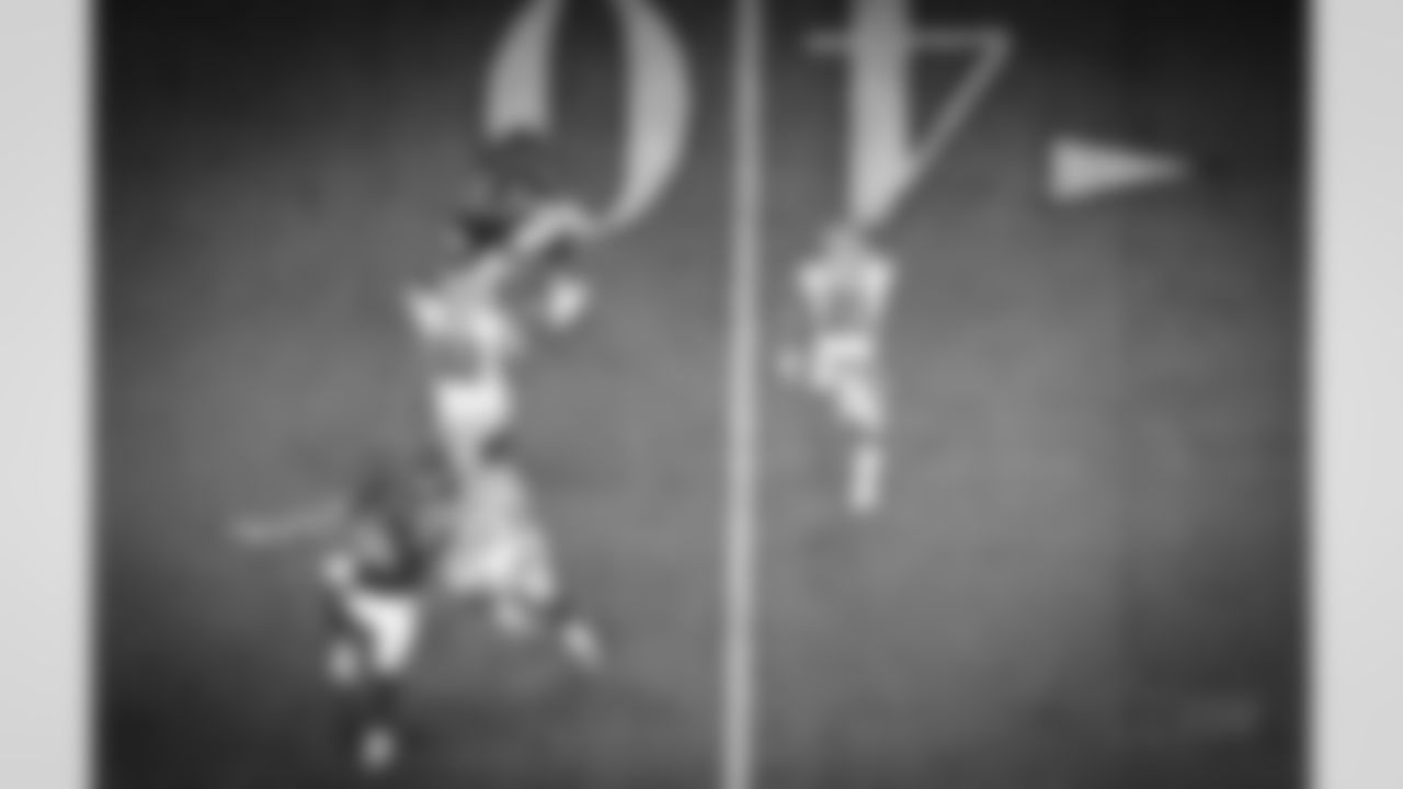 20160925_dal_ezekiel_elliott49.jpg