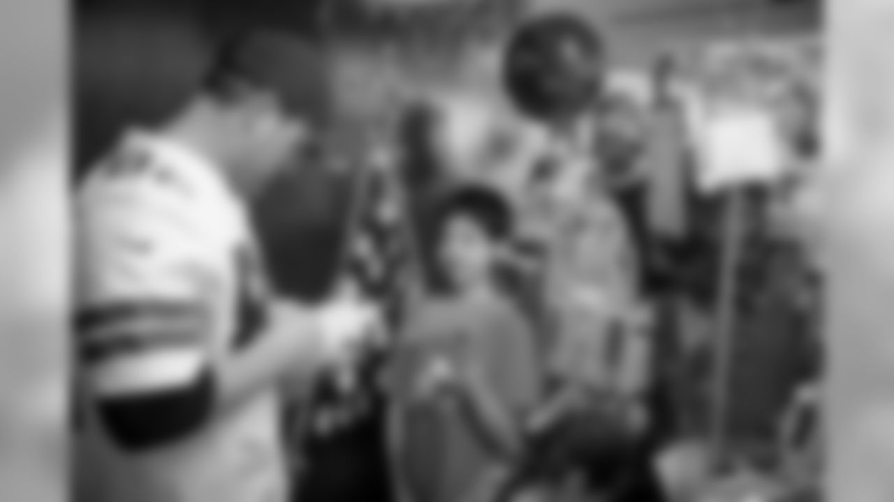 20161205_dal_childrens_hospital_visit31.jpg
