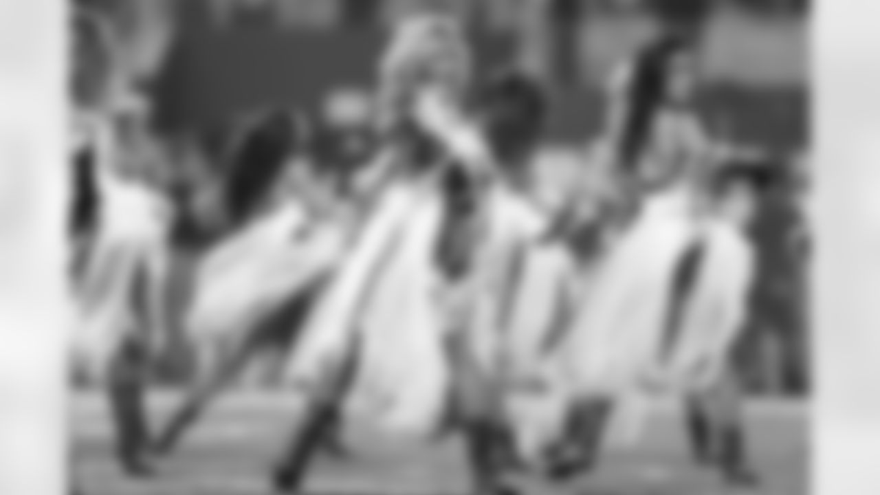 20141027_dal_cheers_halloween104.jpg