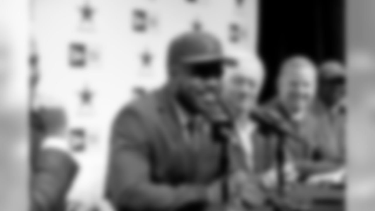 20160429_dal_ezekiel_elliott_presser19.jpg
