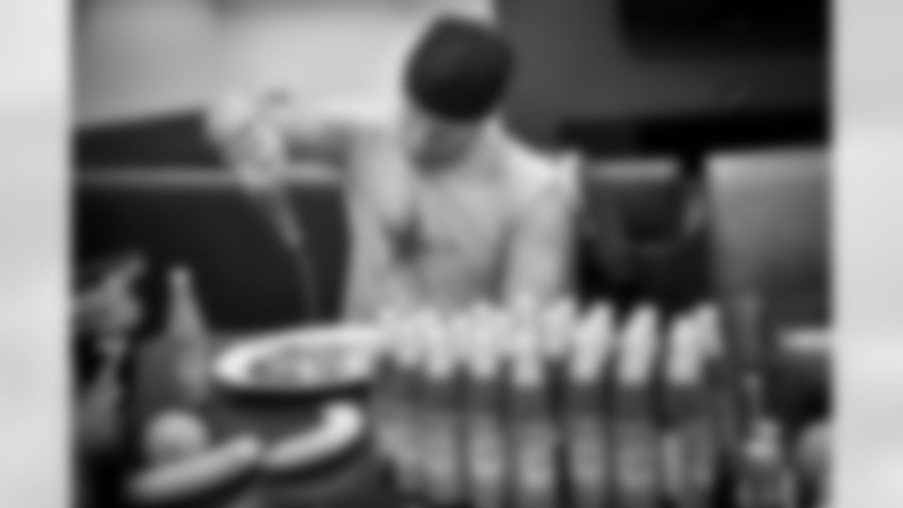 20161118_beasleys_hotsauce_all_jj3355.jpg