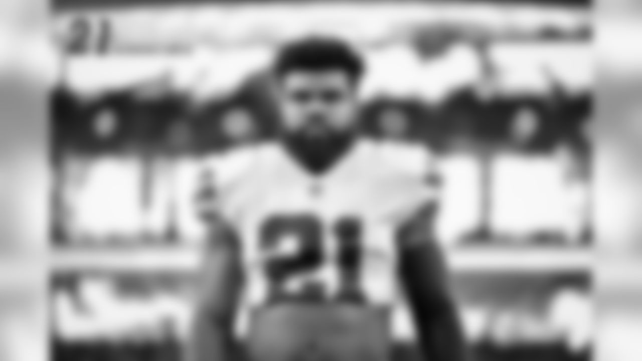 21-elliott.jpg