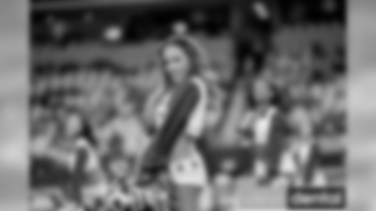 20171130_cheers_selects_jj61667.jpg