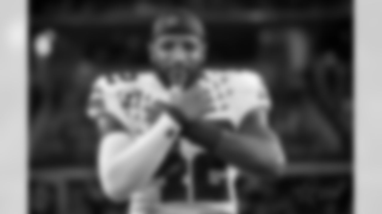 20160925_dal_vs_chi_barry_church_selects_jj1344.jpg