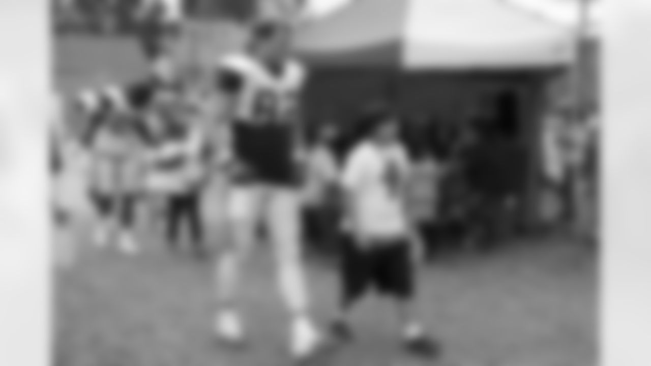 temp4G7A5660--nfl_mezz_1280_1024.jpg