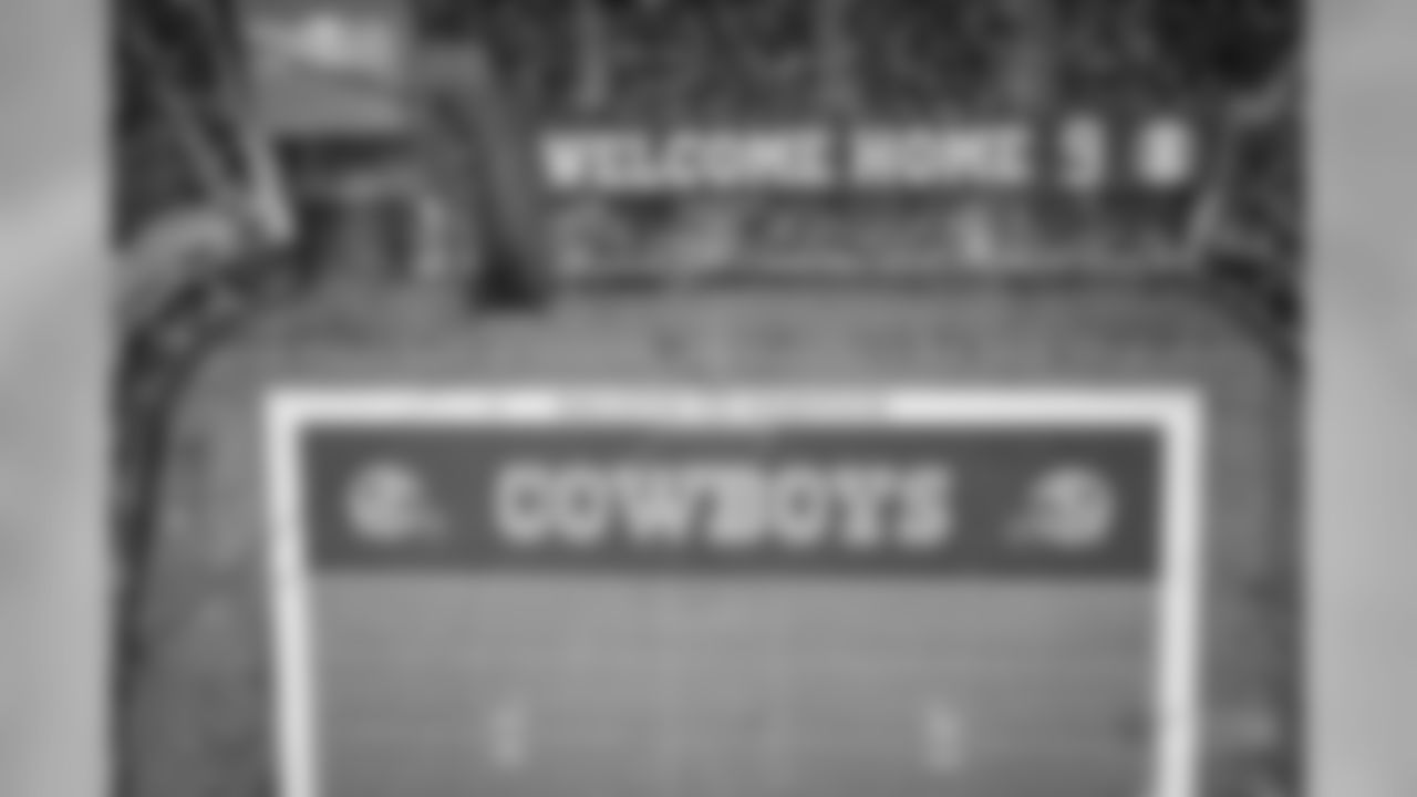 20171105_dal_tony_romo_tribute12.jpg