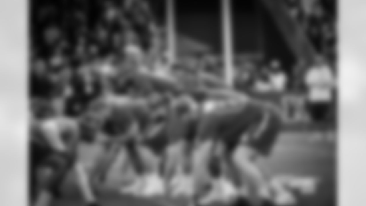 20170128_probowl_dak_prescott_selects_jj29341.jpg