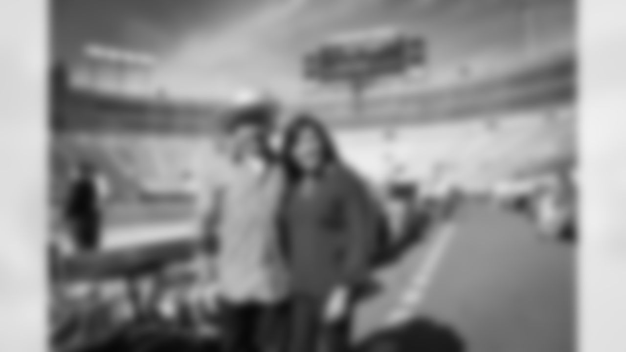 20161016_dal_vs_gb_sponsors_jj1476.jpg