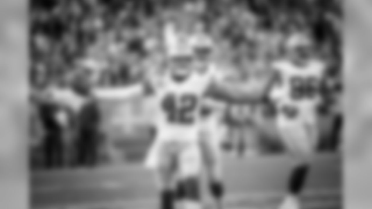 20161016_dal_vs_gb_barry_church_jj1666.jpg