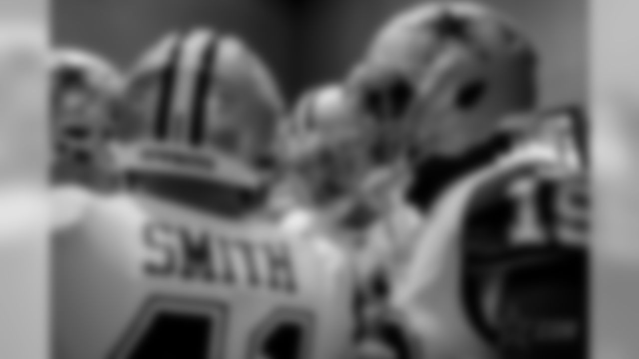20171130_jason_witten_huddle_selects_jj61554.jpg