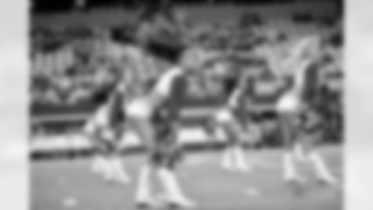 20171130_cheers_selects_jj61669-2.jpg