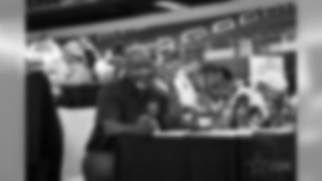 20170831_cowboys_harvey_relief_att_stadium_all_jj38625.jpg